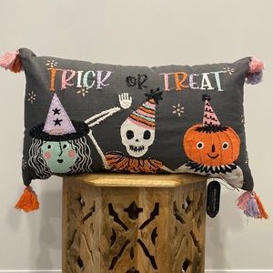 TIK TOK HALLOWEEN RARE FEELIN’ SPOOKY SEQUINED PARTY HAT TRICK OR TREAT